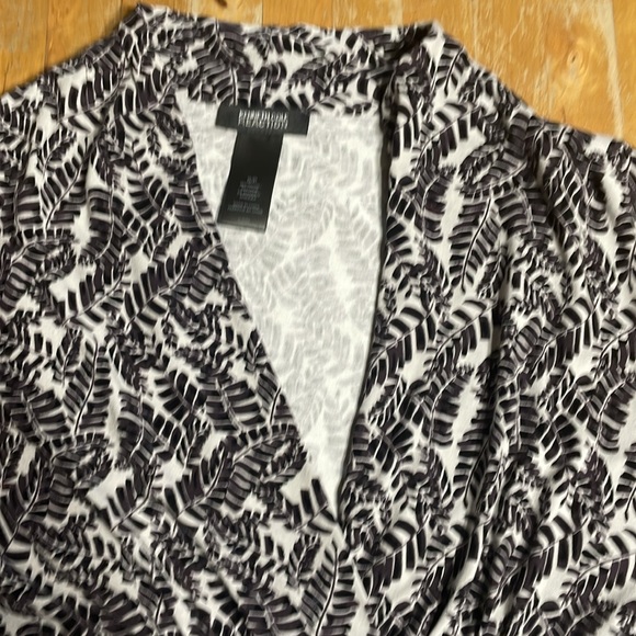 Kenneth Cole Reaction women’s top - Picture 2 of 7